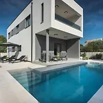 Vila Eia